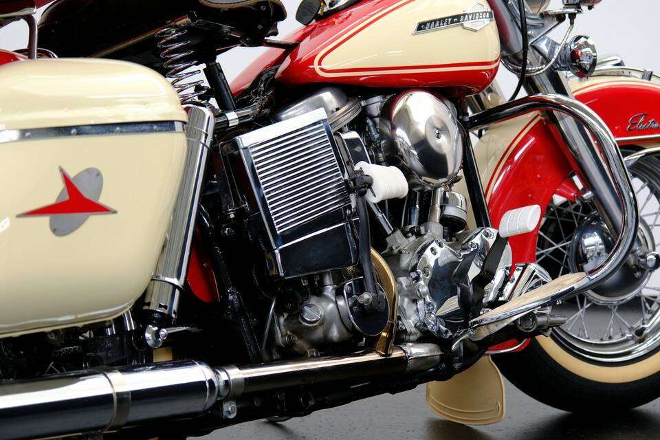Image 69/75 of Harley-Davidson FL Panhead (1965)