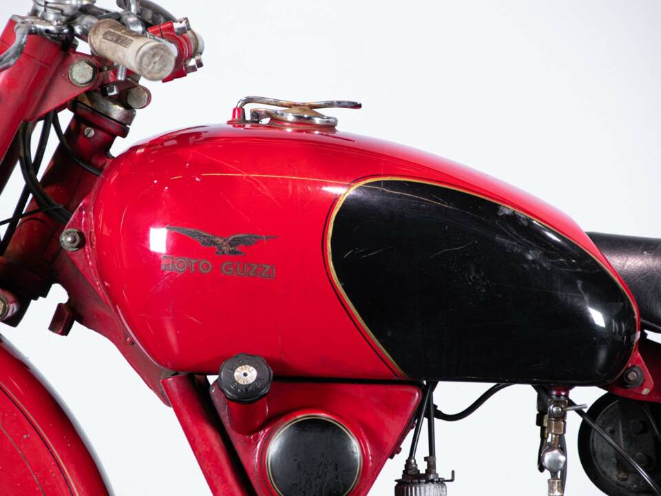 Image 22/50 de Moto Guzzi 250 SS (1950)