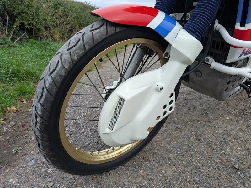 Afbeelding 19/28 van Honda DUMMY (1988)