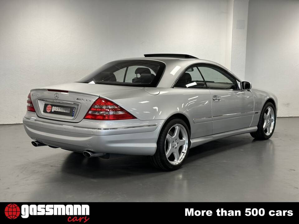Immagine 6/15 di Mercedes-Benz CL 55 AMG (2001)