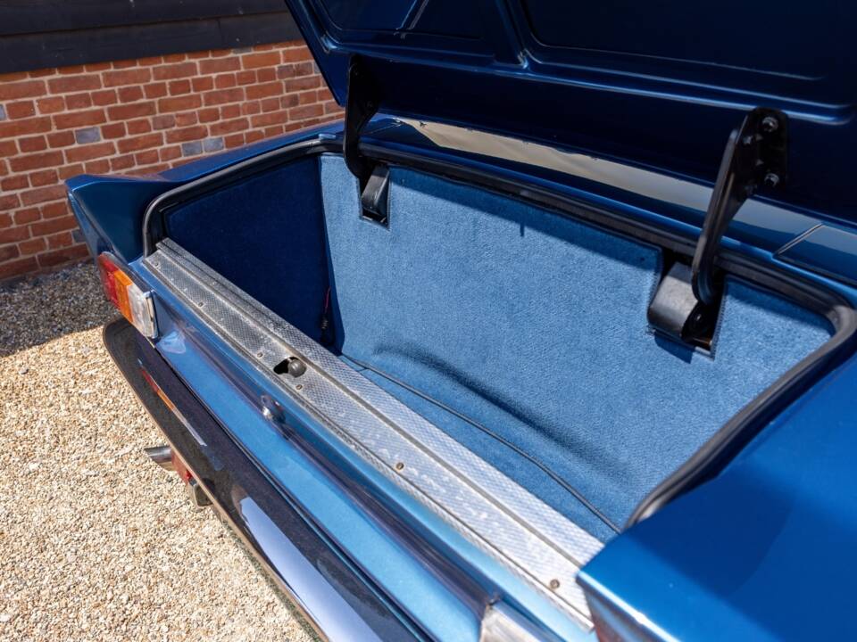 Afbeelding 38/40 van Aston Martin V8 Vantage Volante X-Pack (1989)