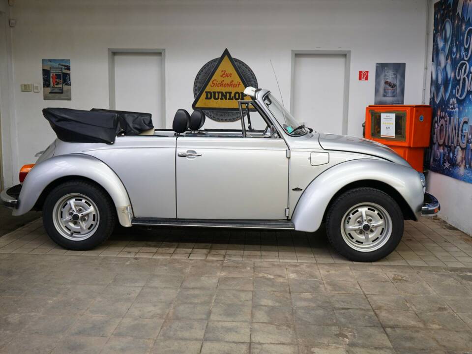 Immagine 30/31 di Volkswagen Käfer 1303 LS (1979)