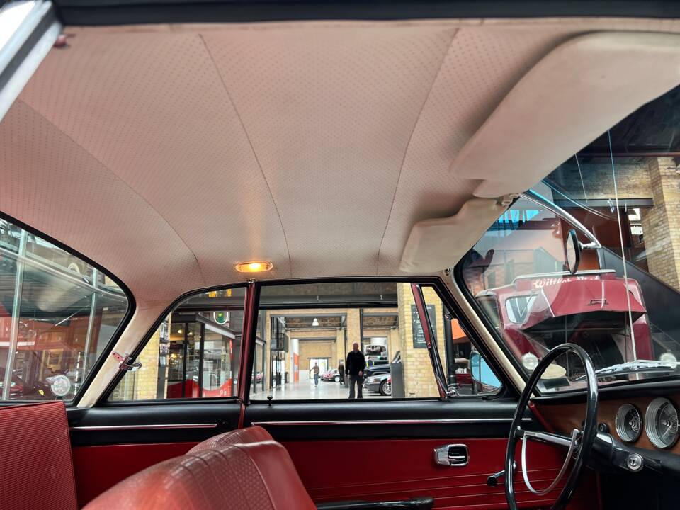 Image 27/37 of Volkswagen Karmann Ghia 1600 L (1968)
