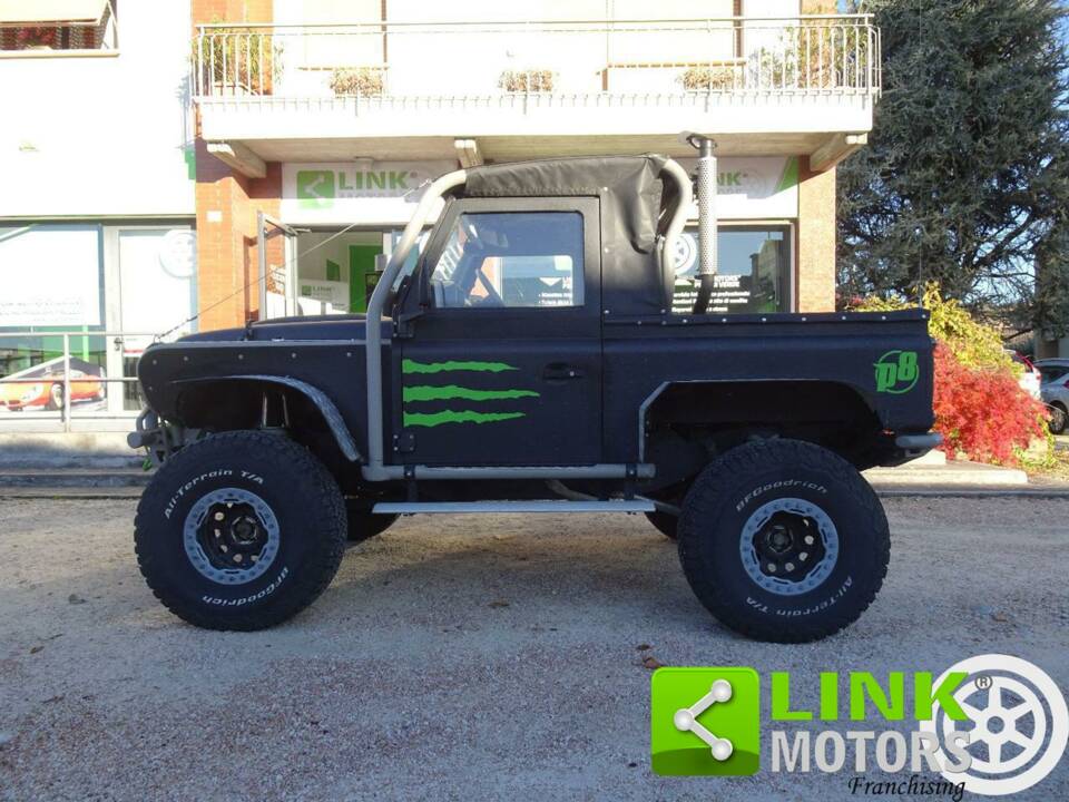Image 2/10 de Land Rover Defender 90 Td5 (2000)