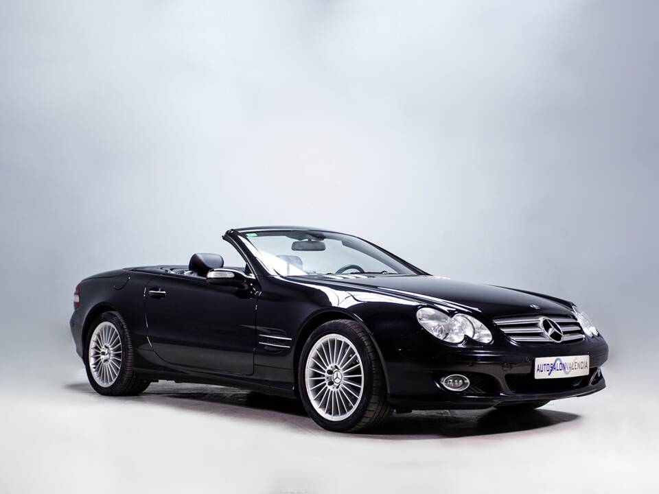 Image 6/36 of Mercedes-Benz SL 500 (2006)