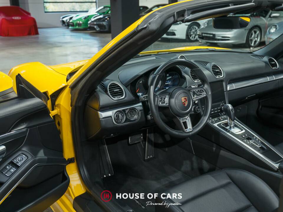 Image 16/25 of Porsche 718 Boxster S (2016)