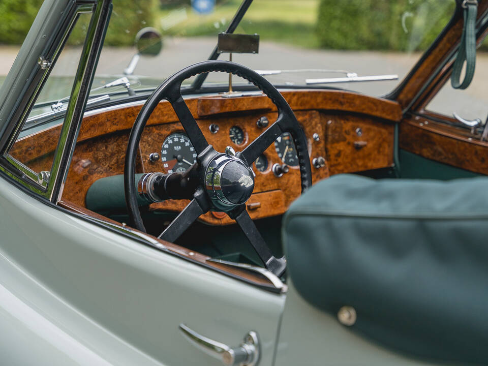Imagen 50/52 de Jaguar XK 120 DHC (1953)