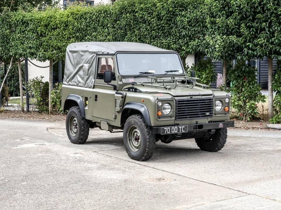 Bild 15/41 von Land Rover Defender 90 Td5 (1998)