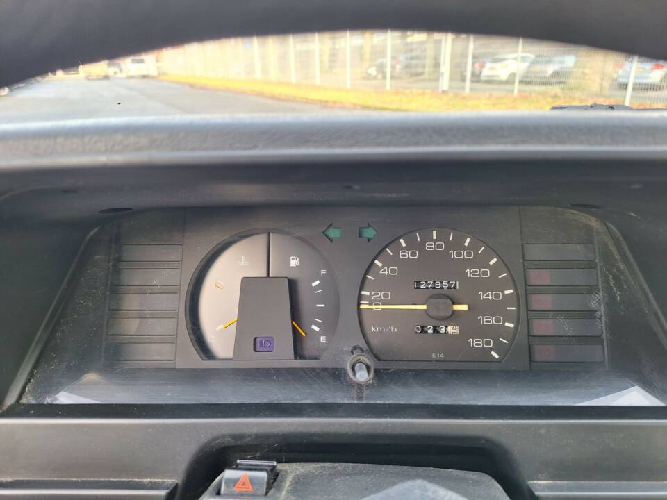 Bild 11/14 von Toyota Corolla (1986)