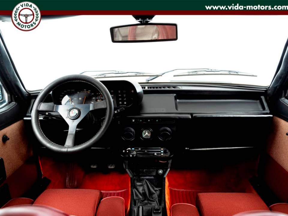 Image 19/34 of Alfa Romeo Giulietta 2.0 Turbodelta (1984)