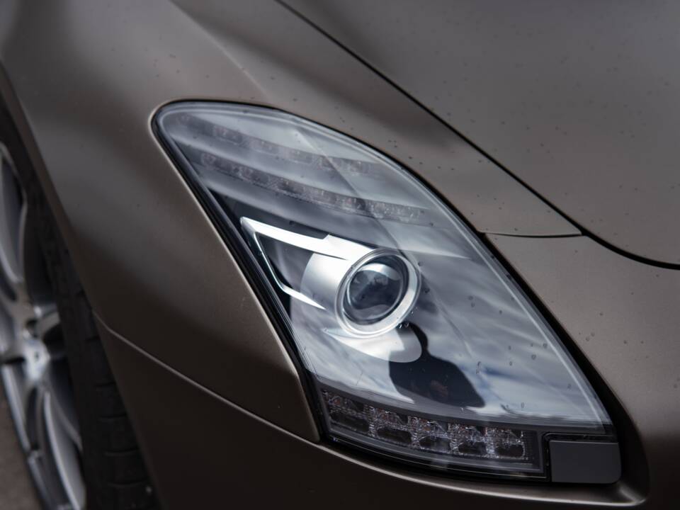 Image 8/45 of Mercedes-Benz SLS AMG Roadster (2012)