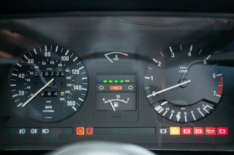 Image 32/50 of BMW M 635 CSi (1989)