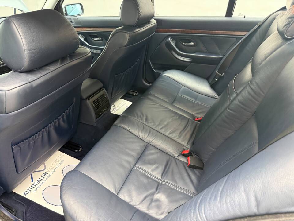 Bild 17/25 von BMW 540i (1998)