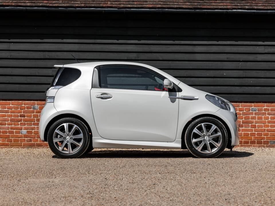 Bild 2/50 von Aston Martin Cygnet (2011)