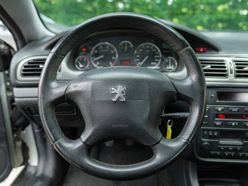 Imagen 37/48 de Peugeot 406 Coupé 2.0 16V (2000)