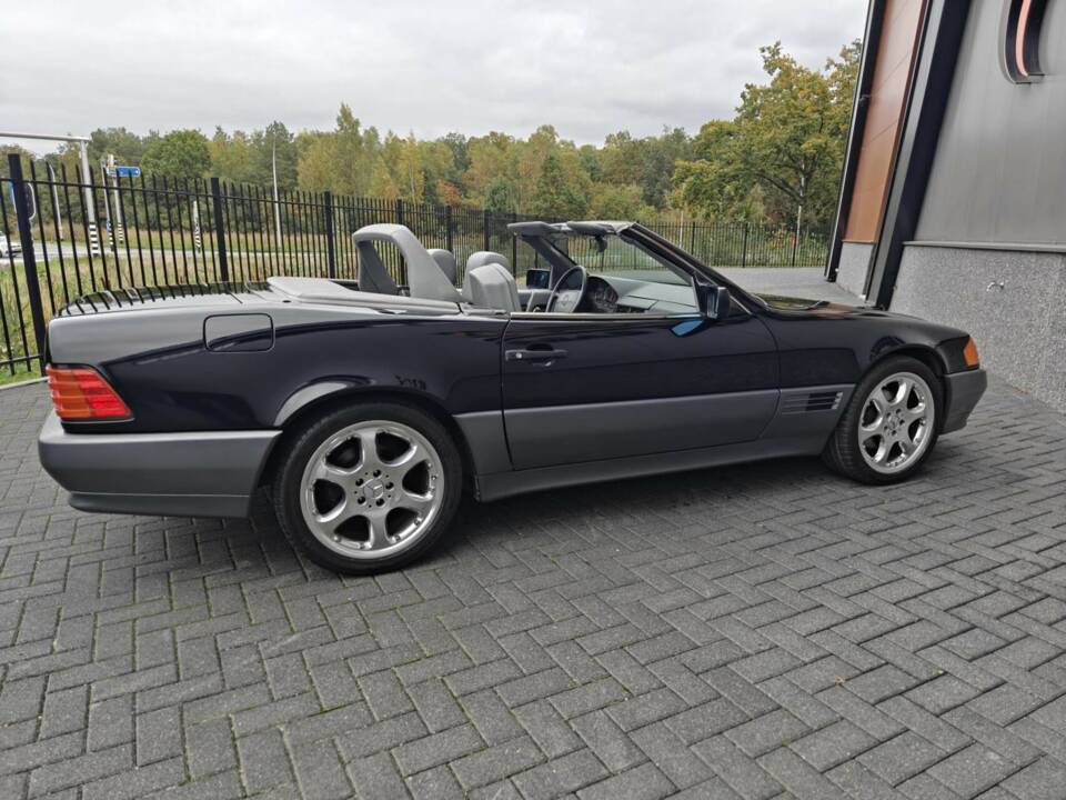 Image 10/50 de Mercedes-Benz 500 SL (1991)