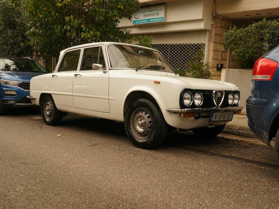 Image 99/100 of Alfa Romeo Giulia Nuova Super 1300 (1977)