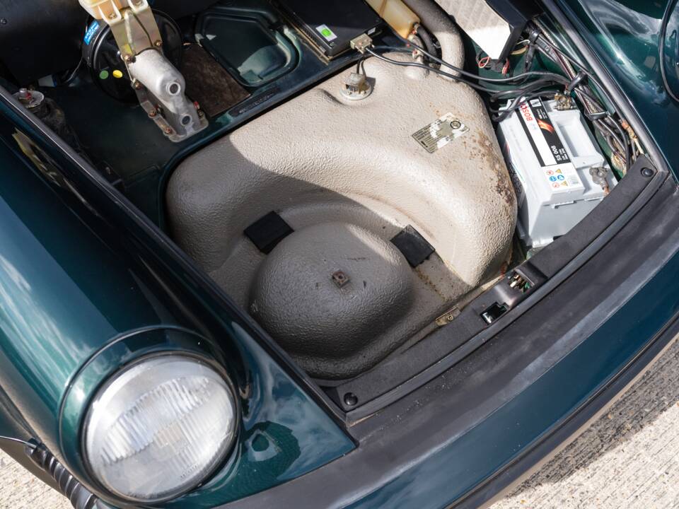 Image 41/52 of Porsche 911 Carrera 3.2 (1989)