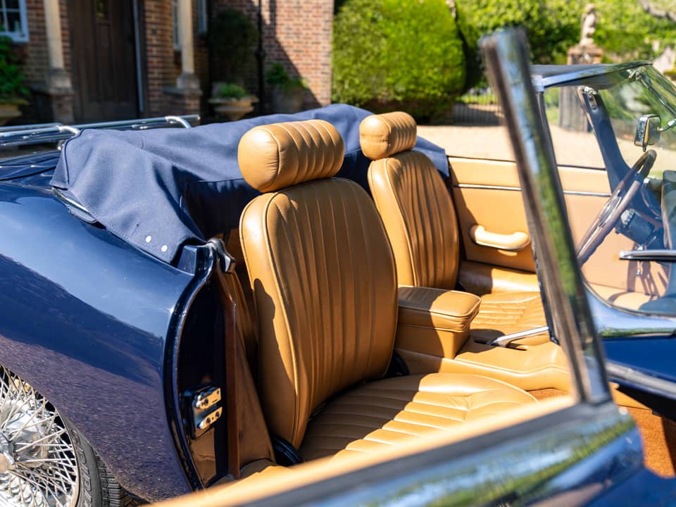 Image 58/86 de Jaguar E-Type (1967)