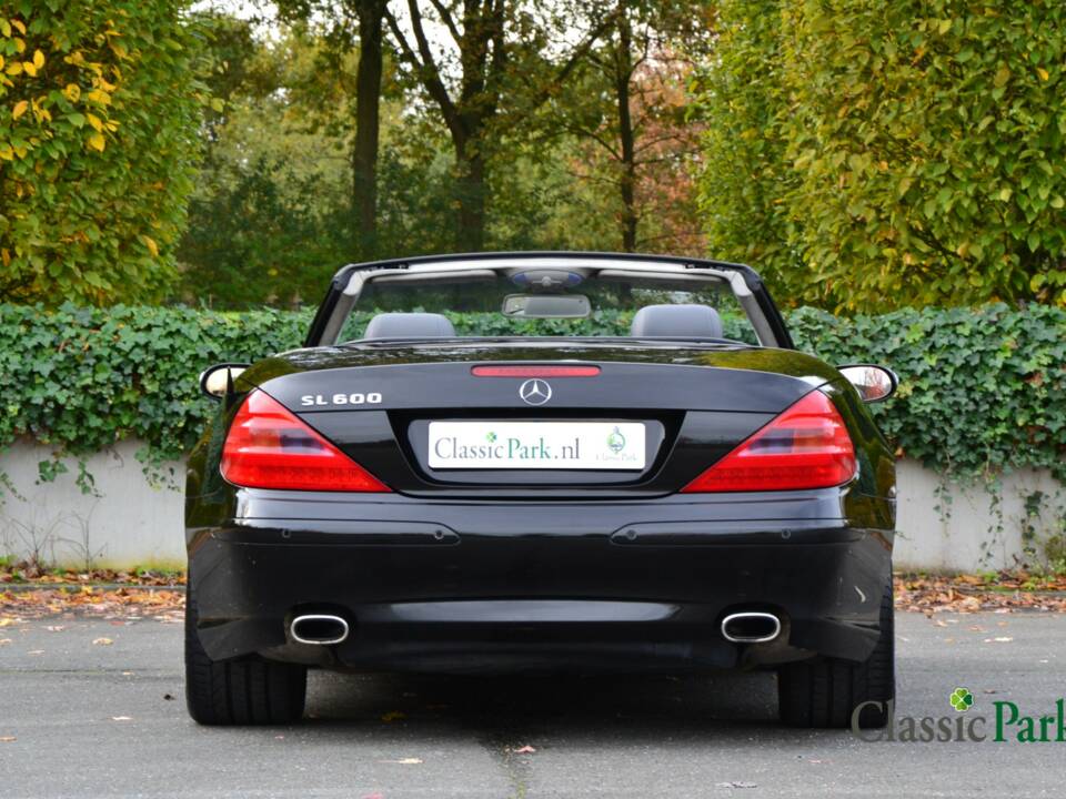 Immagine 16/50 di Mercedes-Benz SL 600 (2004)