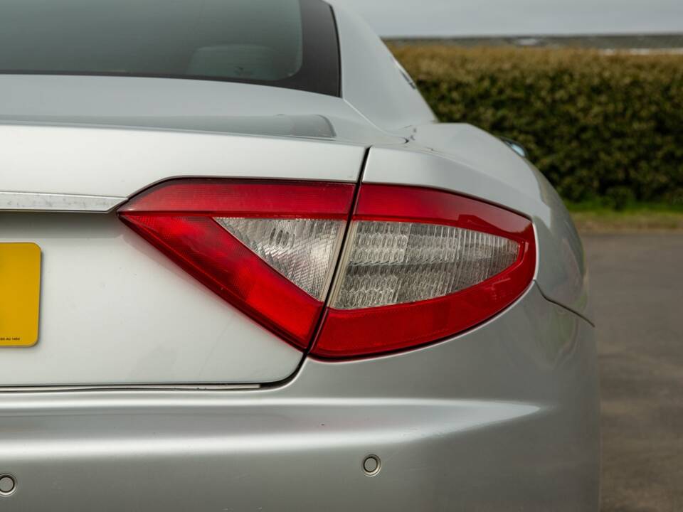 Image 21/22 of Maserati GranTurismo 4.2 (2008)