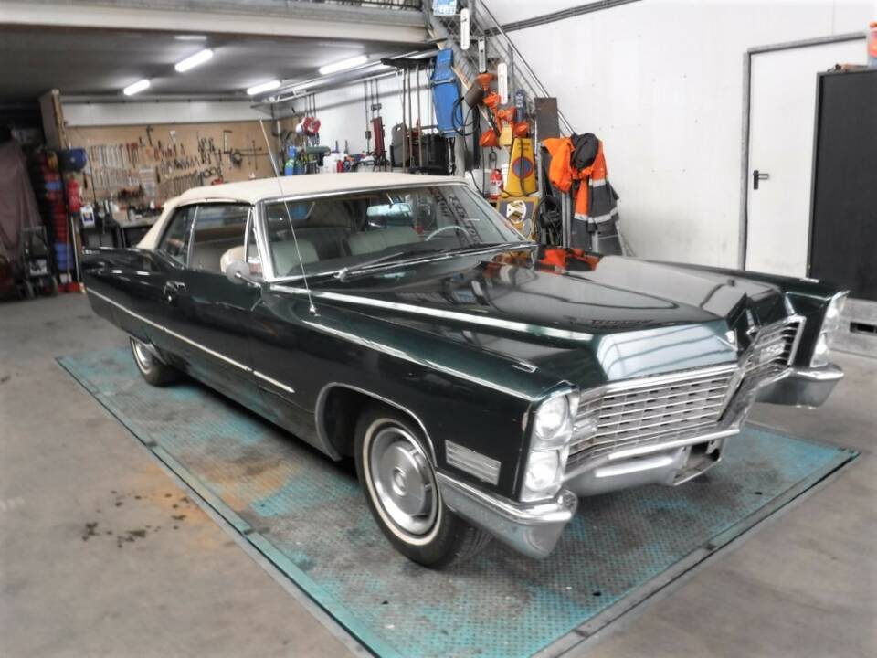 Bild 35/50 von Cadillac DeVille Convertible (1967)