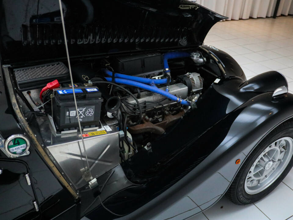 Image 13/18 of Morgan Plus 8 (2003)