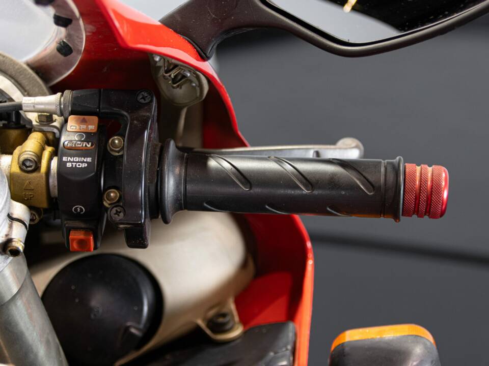 Immagine 20/50 di Ducati DUMMY (1997)