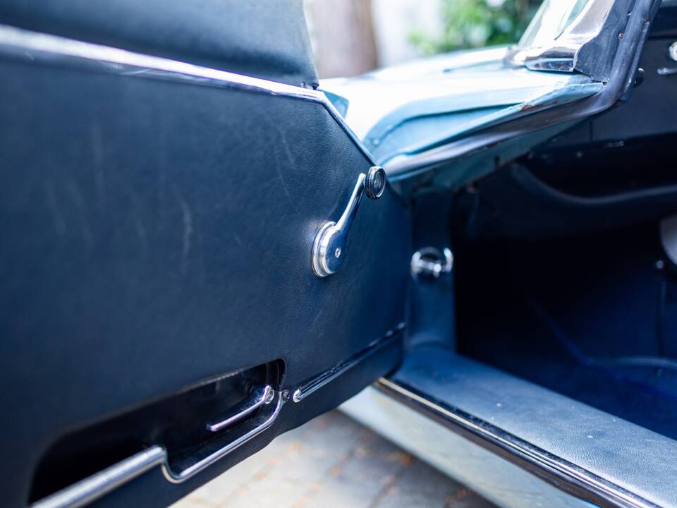 Image 36/50 of Jaguar Type E (2+2) (1969)
