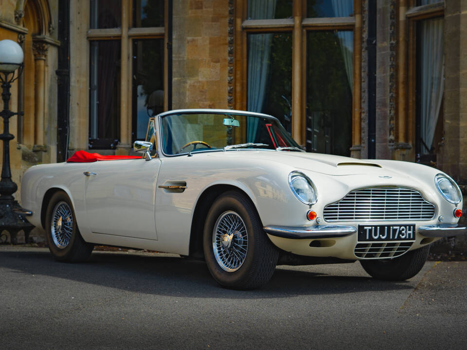 Bild 19/62 von Aston Martin DB 6 Mk II Volante (1970)