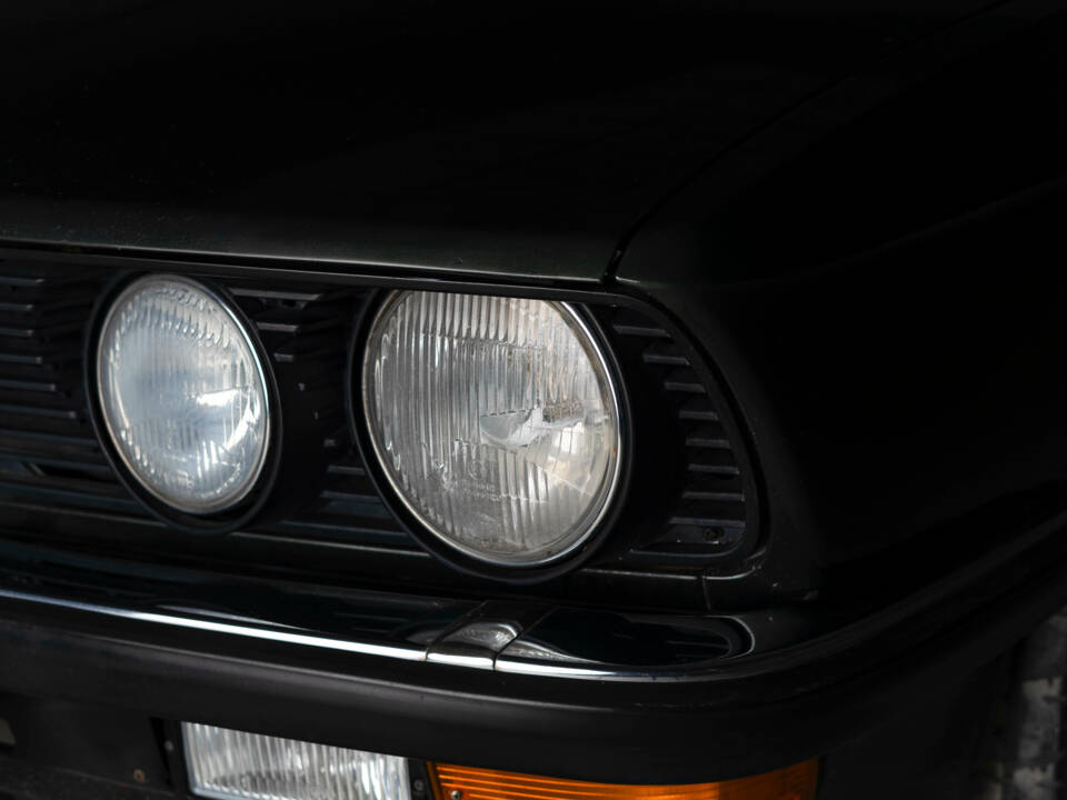 Immagine 36/43 di BMW 528i (1986)