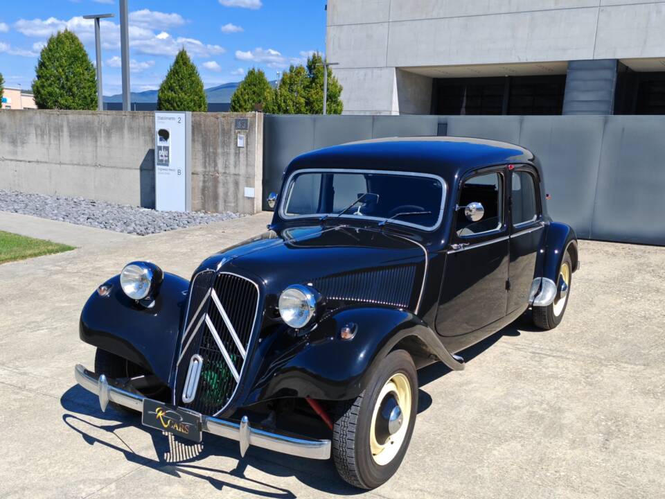 Image 1/47 of Citroën Traction Avant 11 B (1955)
