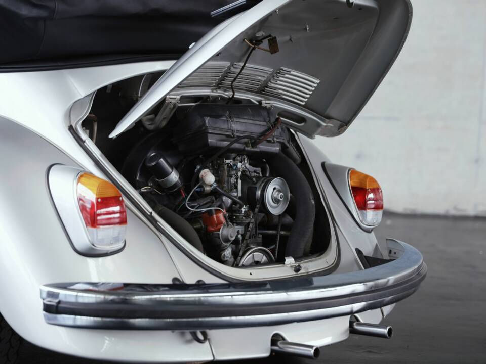 Image 28/37 of Volkswagen Beetle 1302 (1971)