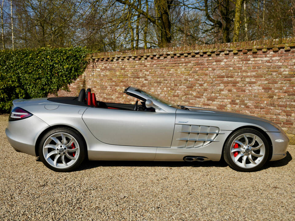 Image 45/50 of Mercedes-Benz SLR McLaren (2009)