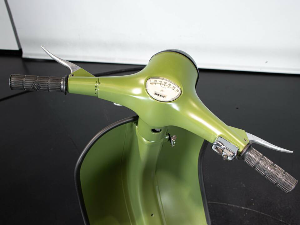 Image 16/40 of Piaggio DUMMY (1975)