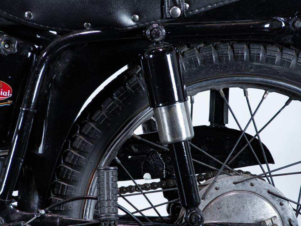 Image 25/50 of Mondial 125 (1961)