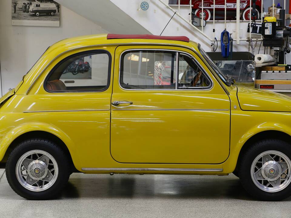Image 13/29 of FIAT 500 F (1969)