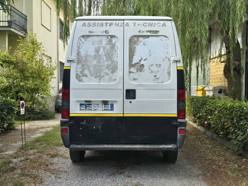 Bild 2/26 von FIAT Ducato 2.8 i.d. TD (2000)