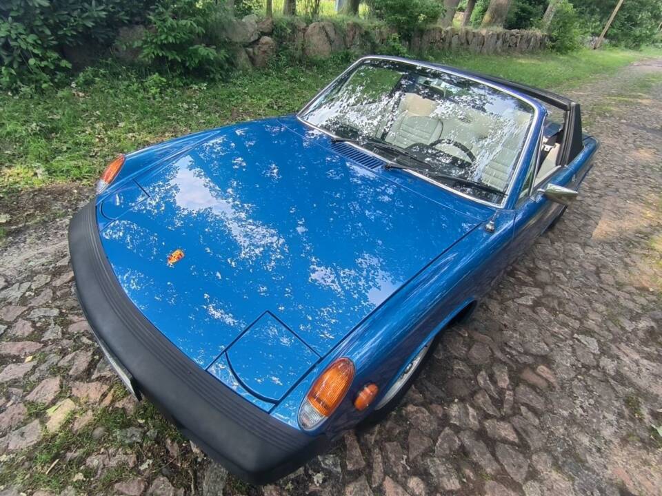 Immagine 2/73 di Porsche 914/4  2.0 (1976)