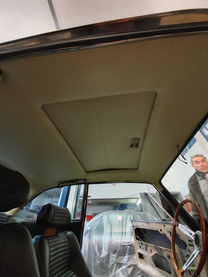 Image 9/15 of Alfa Romeo 2000 GT Veloce (1972)