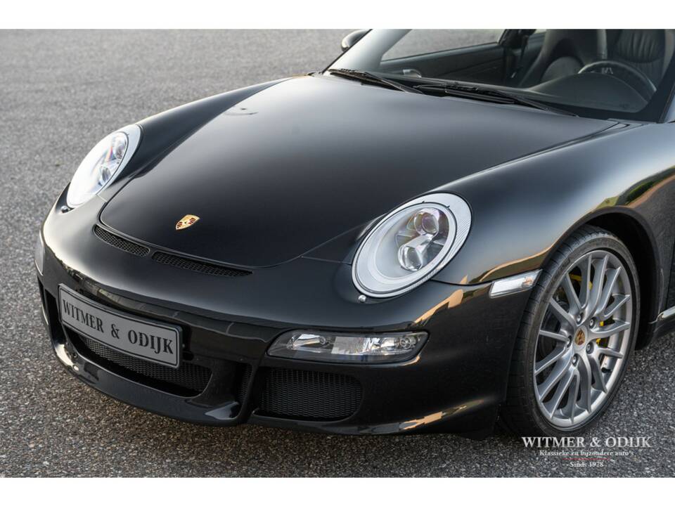 Bild 11/28 von Porsche 911 Carrera 4S (2004)