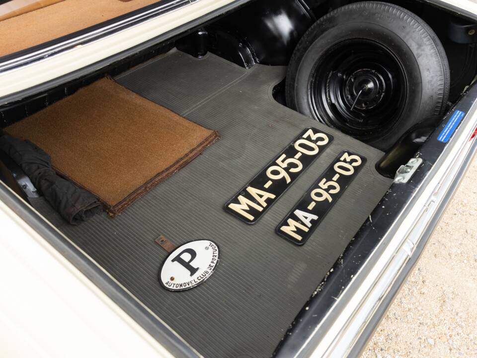 Afbeelding 39/40 van Mercedes-Benz 230 (1976)