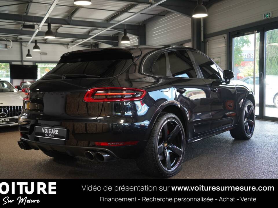 Image 2/29 de Porsche Macan Turbo (2017)