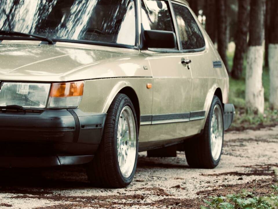 Image 5/50 of Saab 900 (1992)