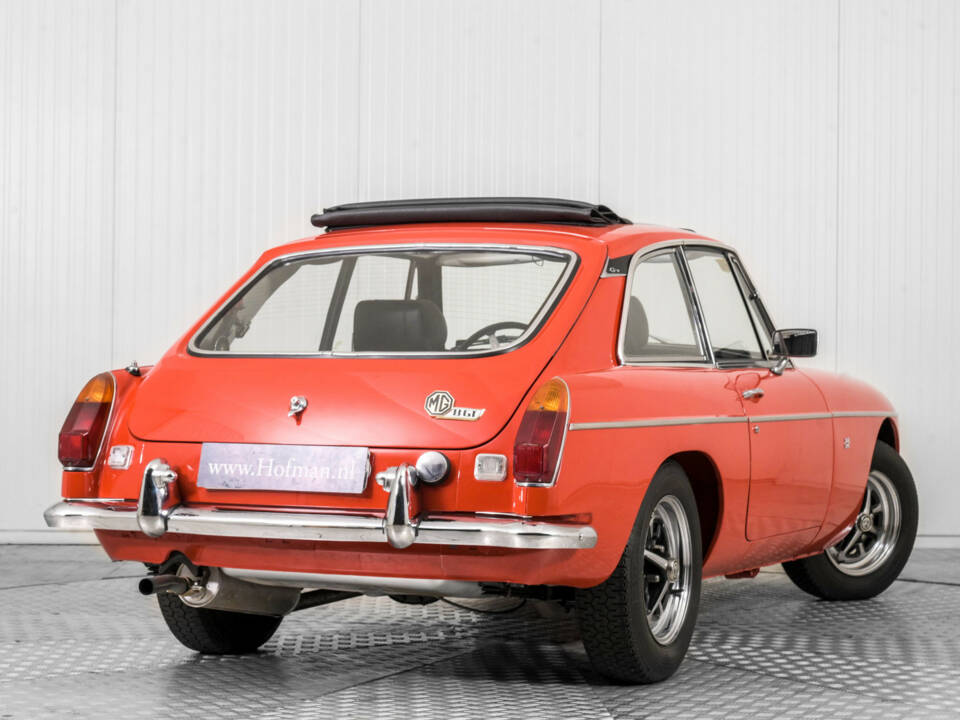 Imagen 47/50 de MG MGB GT (1975)