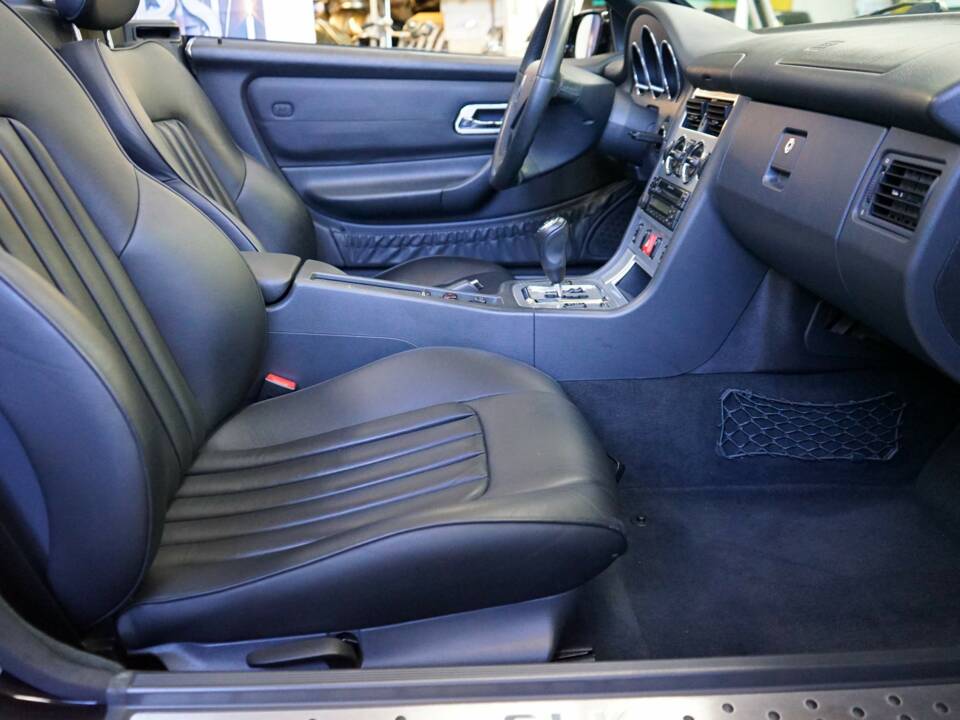 Image 24/48 of Mercedes-Benz SLK 230 Kompressor (2003)