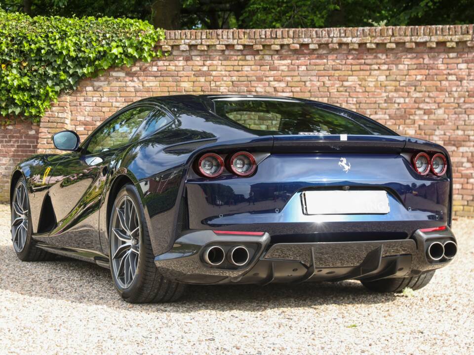 Image 42/50 of Ferrari 812 Superfast (2020)