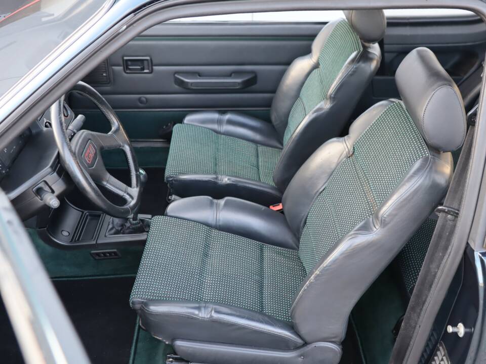 Bild 3/50 von Peugeot 205 GTi 1.9 (1991)