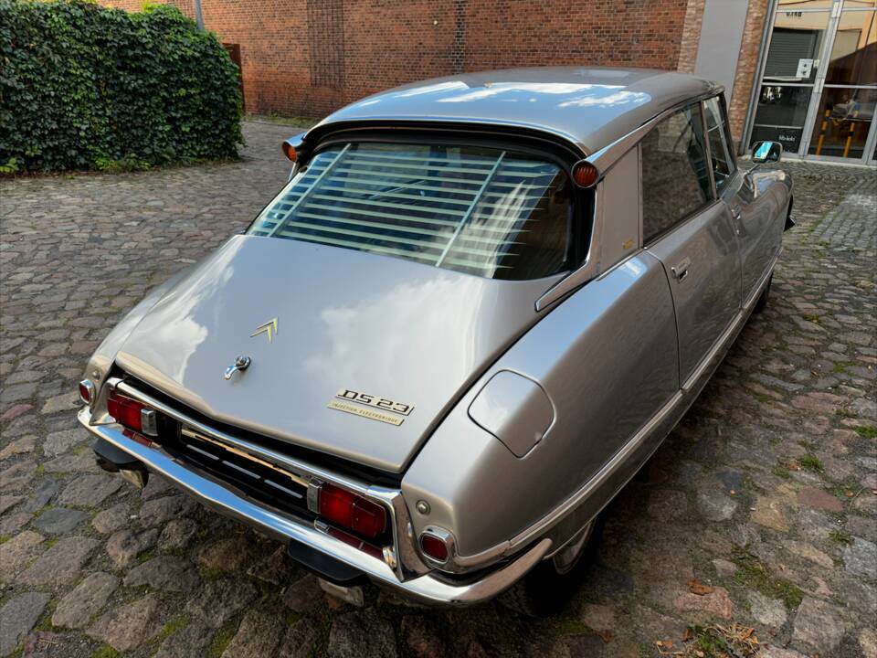 Image 20/68 of Citroën DS 23 Pallas IE (1973)