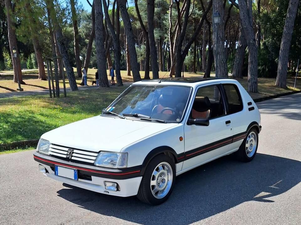 Image 8/14 of Peugeot 205 GTi 1.9 (1989)